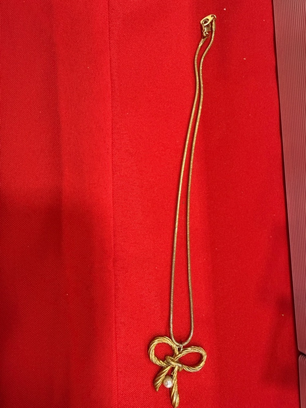 Elegant  Bow Pendant Necklace